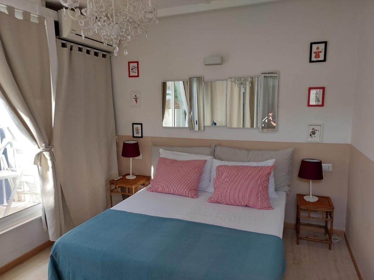 דירות S- Naples Loft With Balcony In The Historic Center מראה חיצוני תמונה
